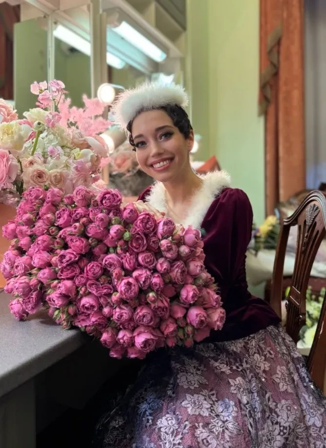 "Папа диплом не покупал. Это часть грязной игры". Дочь Игоря Шувалова впервые — об известной фамилии и травле после дебюта в Большом театре